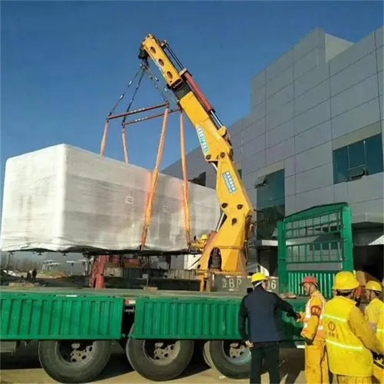 建邺随车吊是否可以进行长途运输